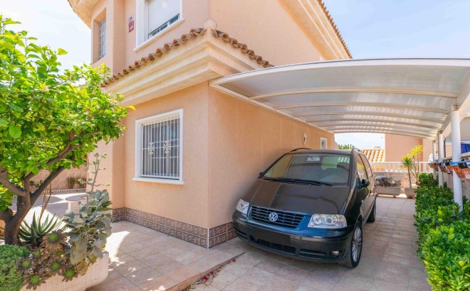 Villa - Resale - Orihuela Costa - Punta Prima