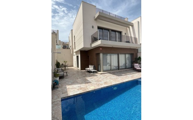 Villa - Resale - Orihuela Costa -
                Villamartín-las Filipinas