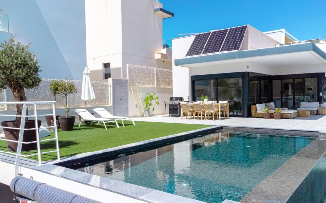 Villa - Resale - San Miguel de Salinas - Bellavista