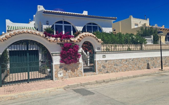 Villa - Resale - San Miguel de Salinas -
                Inland