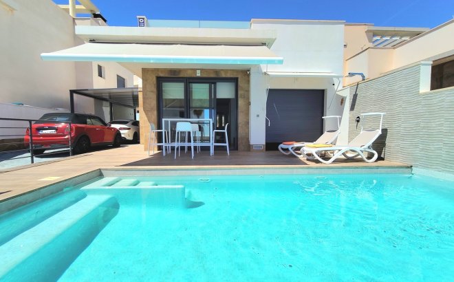 Villa - Resale - San Miguel de Salinas -
                Inland