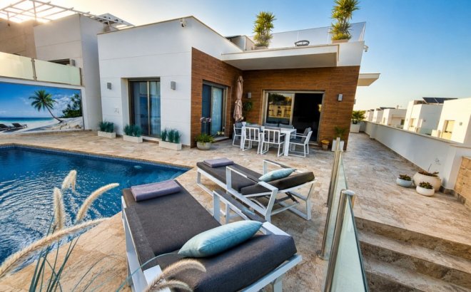 Villa - Resale - San Miguel de Salinas - Inland