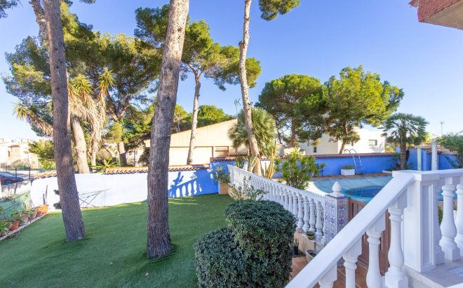Villa - Resale -
            Torrevieja - 41173