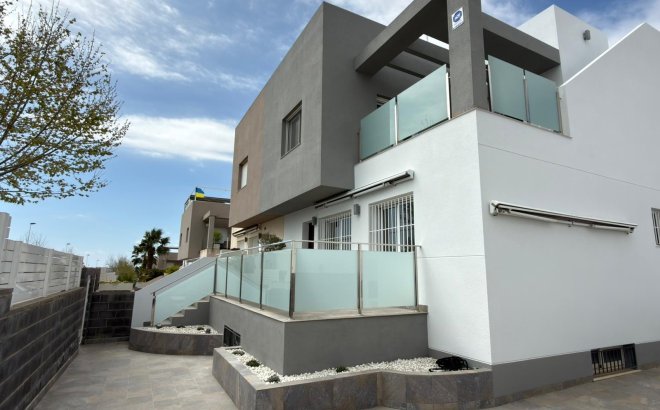 Villa - Resale -
            Torrevieja - 58796