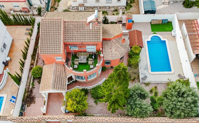 Villa - Resale - Torrevieja -
                Costa Blanca