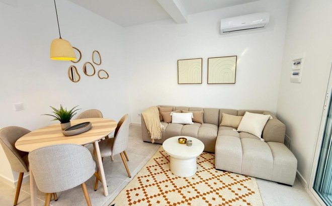 Villa - Resale - Torrevieja - El Chaparral