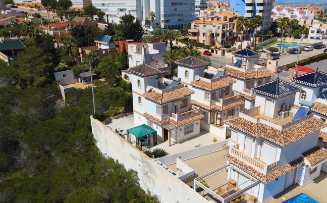 Villa - Resale - Torrevieja - La Mata