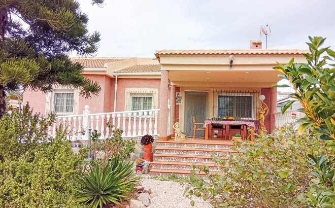 Villa - Resale - Torrevieja - La Siesta