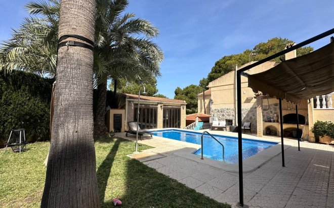 Villa - Resale - Torrevieja - Los Balcones - Los Altos del Edén