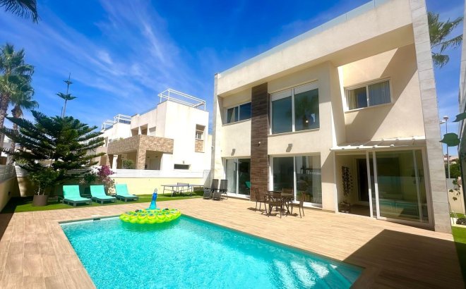 Villa - Resale - Torrevieja - Miramar - Torre Del Moro