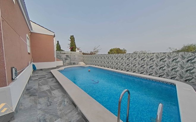 Villa - Resale - Torrevieja - San Luis