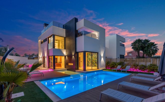 Villa - Resale - Torrevieja -
                Torreta Florida