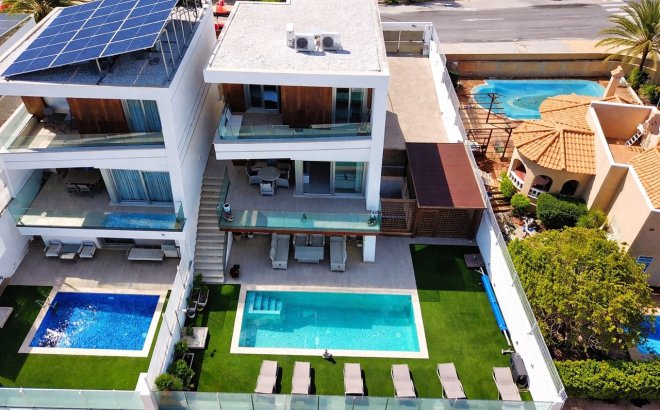 Villa - Resale -
            Villamartin - 61209