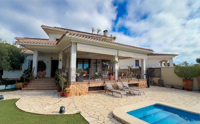 Villa - Revente - Dehesa de Campoamor -
                Costa Blanca