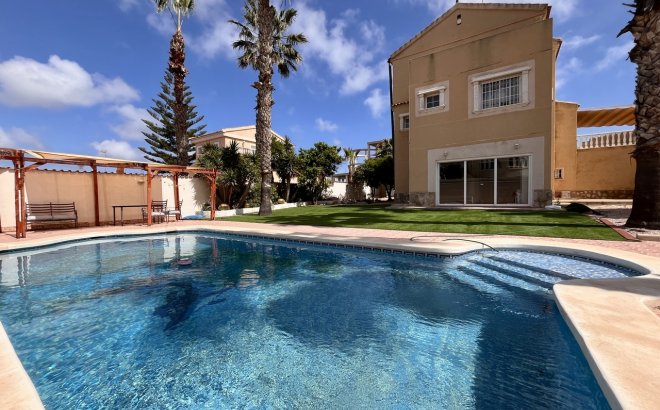 Villa - Revente - La Zenia - Costa Blanca