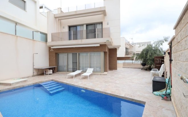 Villa - Revente - Orihuela Costa -
                Costa Blanca
