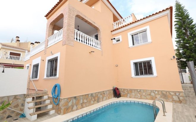 Villa - Revente - San Miguel de Salinas -
                Inland