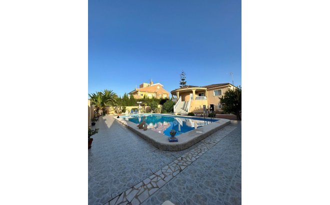 Villa - Revente - Torrevieja -
                Aguas Nuevas