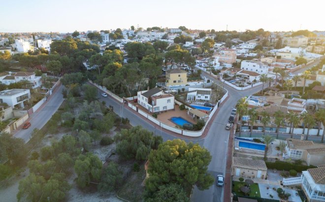Villa - Revente - Torrevieja -
                Los Balcones - Los Altos del Edén