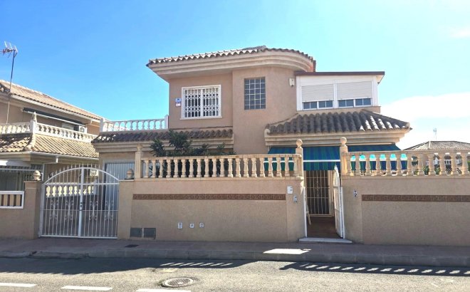 Villa - Revente - Torrevieja - Los Balcones - Los Altos del Edén