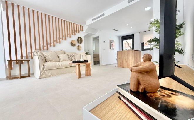 New Build - Town House -
Cox - San Fernando