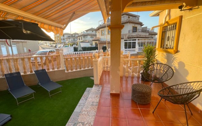 Resale - Town House -
Orihuela Costa - Villamartín