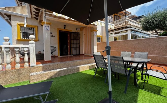 Resale - Town House -
Orihuela Costa - Villamartín