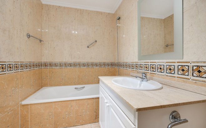 Resale - Apartment -
Orihuela Costa - Lomas de Campoamor