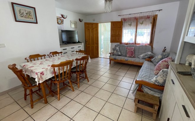 Resale - Terraced house -
Torre de la Horadada