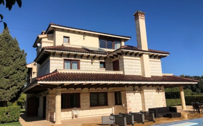 Resale - Villa -
Orihuela Costa - Costa Blanca