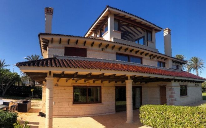 Resale - Villa -
Orihuela Costa - Costa Blanca