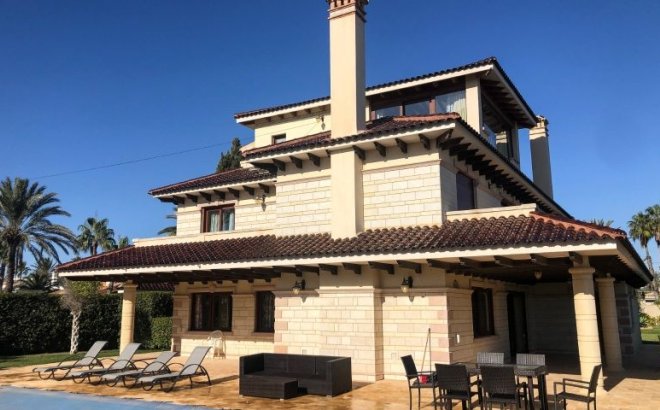 Resale - Villa -
Orihuela Costa - Costa Blanca