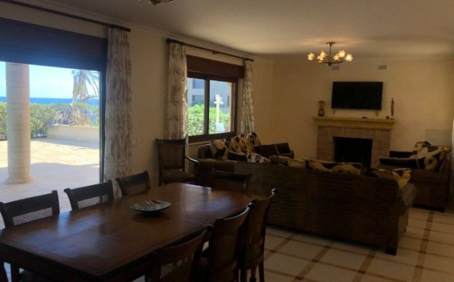 Resale - Villa -
Orihuela Costa - Costa Blanca
