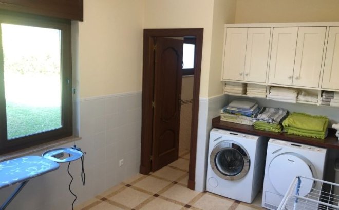 Resale - Villa -
Orihuela Costa - Costa Blanca