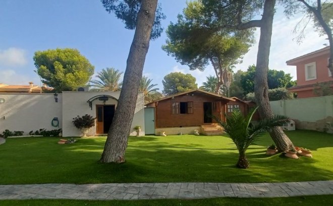 Resale - Villa -
Orihuela Costa - Costa Blanca