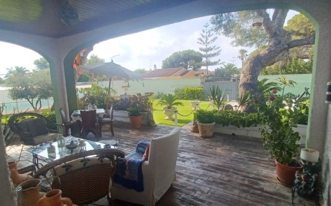 Resale - Villa -
Orihuela Costa - Costa Blanca