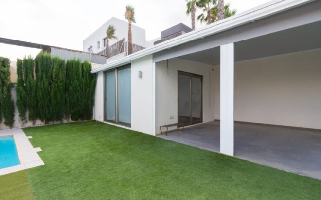 Resale - Villa -
Benijofar - Costa Blanca