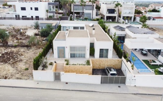 Resale - Villa -
Benijofar - Costa Blanca