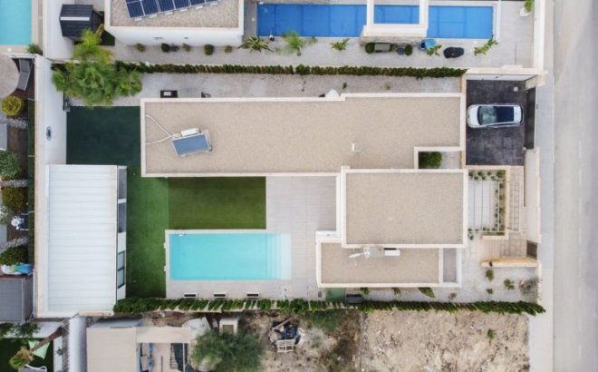 Resale - Villa -
Benijofar - Costa Blanca