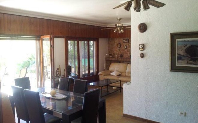 Resale - Villa -
Campoamor - Costa Blanca