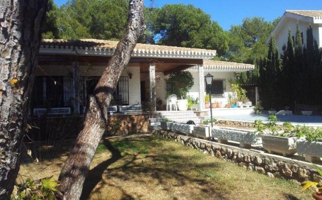 Resale - Villa -
Campoamor - Costa Blanca