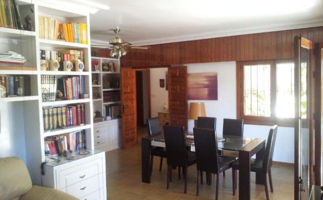 Resale - Villa -
Campoamor - Costa Blanca