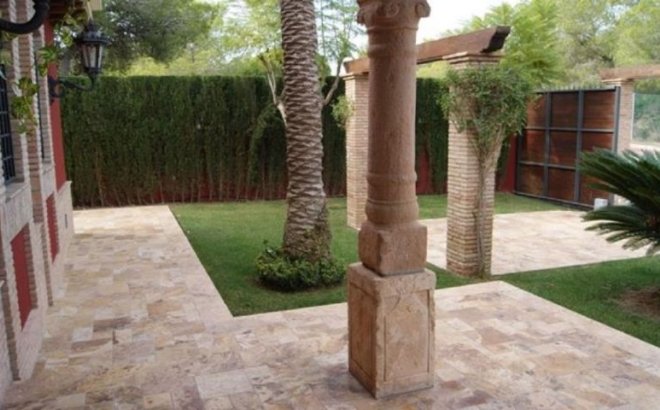 Resale - Villa -
Campoamor - Costa Blanca