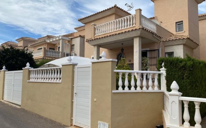 Resale - Villa -
Orihuela Costa - Costa Blanca
