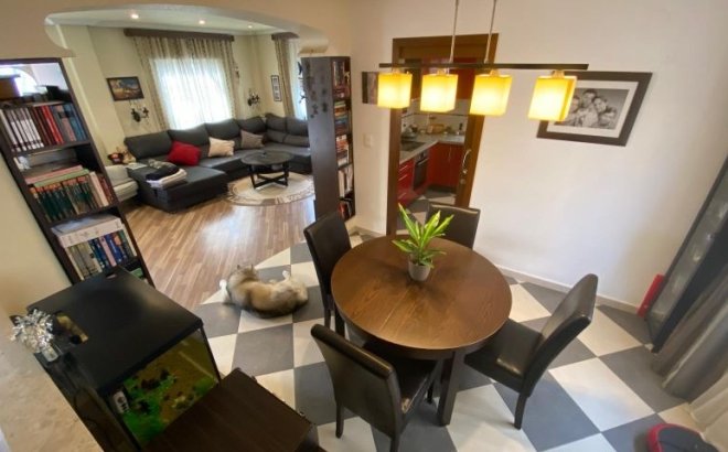 Resale - Villa -
Orihuela Costa - Costa Blanca