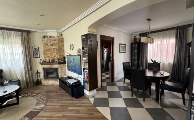 Resale - Villa -
Orihuela Costa - Costa Blanca