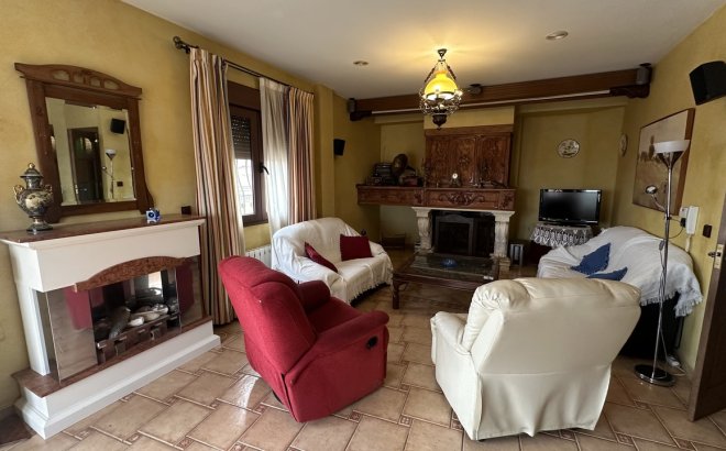 Revente - Villa -
San Miguel de Salinas - Inland