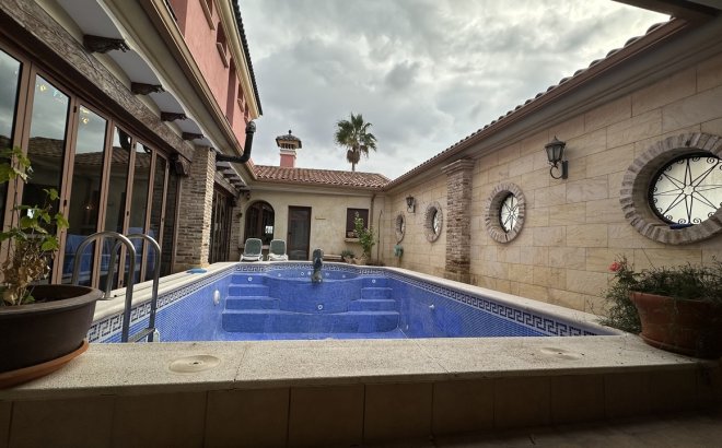 Revente - Villa -
San Miguel de Salinas - Inland