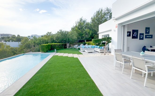 Resale - Villa -
Las Colinas Golf - Costa Blanca