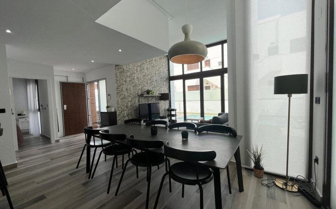 Revente - Villa -
Los Balcones - Costa Blanca